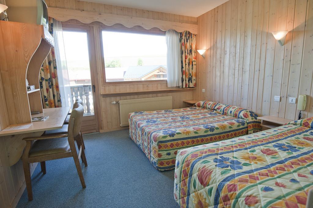 Etoile Des Neiges Piscine Spa Sauna Metabief Room photo